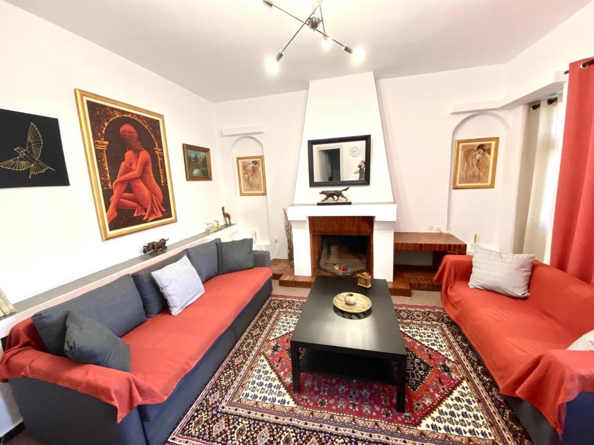 Classic 2 Bedroom Apartment Next To Metro - Marousi Athen Eksteriør billede