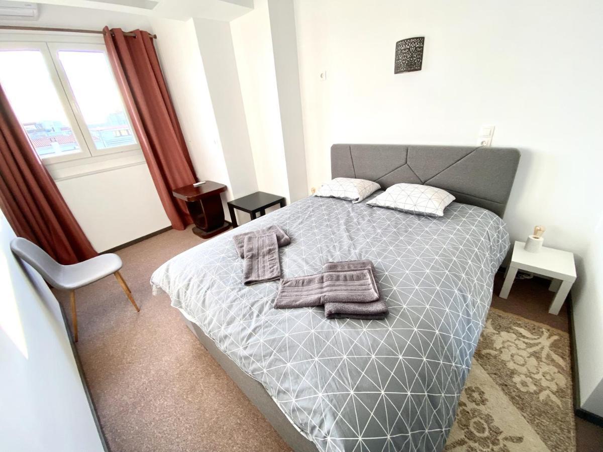 Classic 2 Bedroom Apartment Next To Metro - Marousi Athen Eksteriør billede
